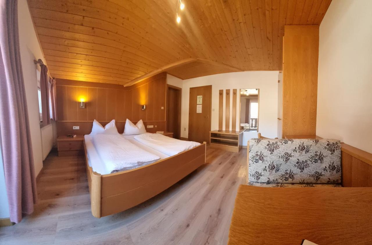Отель Reiterhof Edelweiss Сан-Дженезио-Атезино Экстерьер фото
